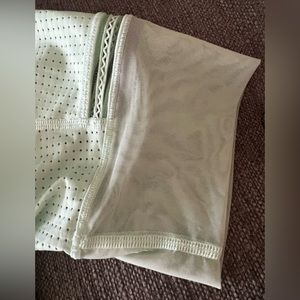 lululemon light green short sleeve top :) Size 6